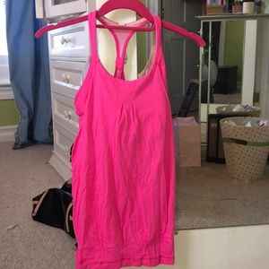 •Lululemon Top•